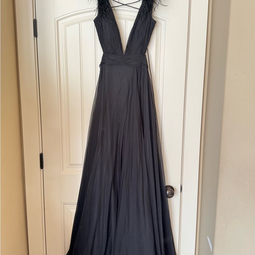 Mac Duggal Black Plunge Ostrich Feather A line gown - Picture 4 of 8